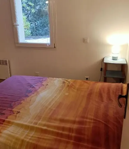 A Louer Rez De Maison Dans Quartier Saint-Raphael (Var)