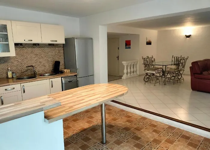 Apartment A Louer Rez De Maison Dans Quartier *