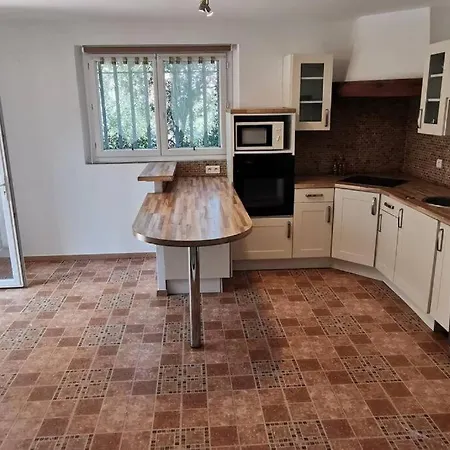 Apartment A Louer Rez De Maison Dans Quartier Saint-Raphaël